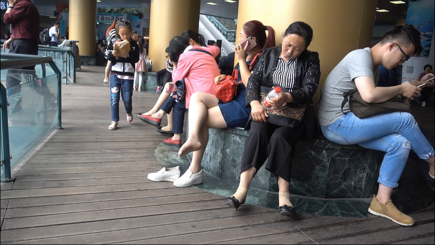 streetsnapnylon[00 00 56][20181205 225145 8]